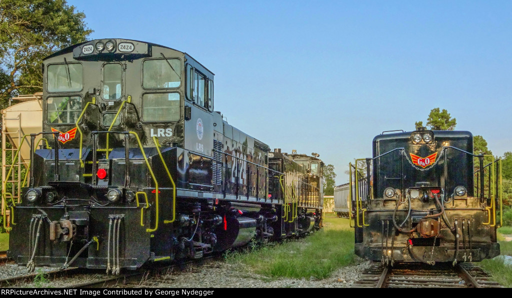 LRS #2424 & #2433 Switcher and LRS #910Yard Slug